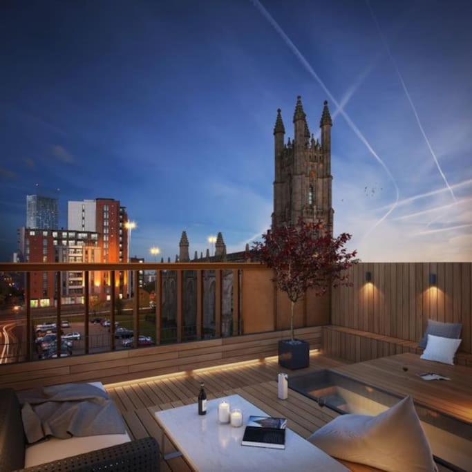 Luxury New Built Split-Level Flat With Rooftop Gardens Access แมนเชสเตอร์ ภายนอก รูปภาพ