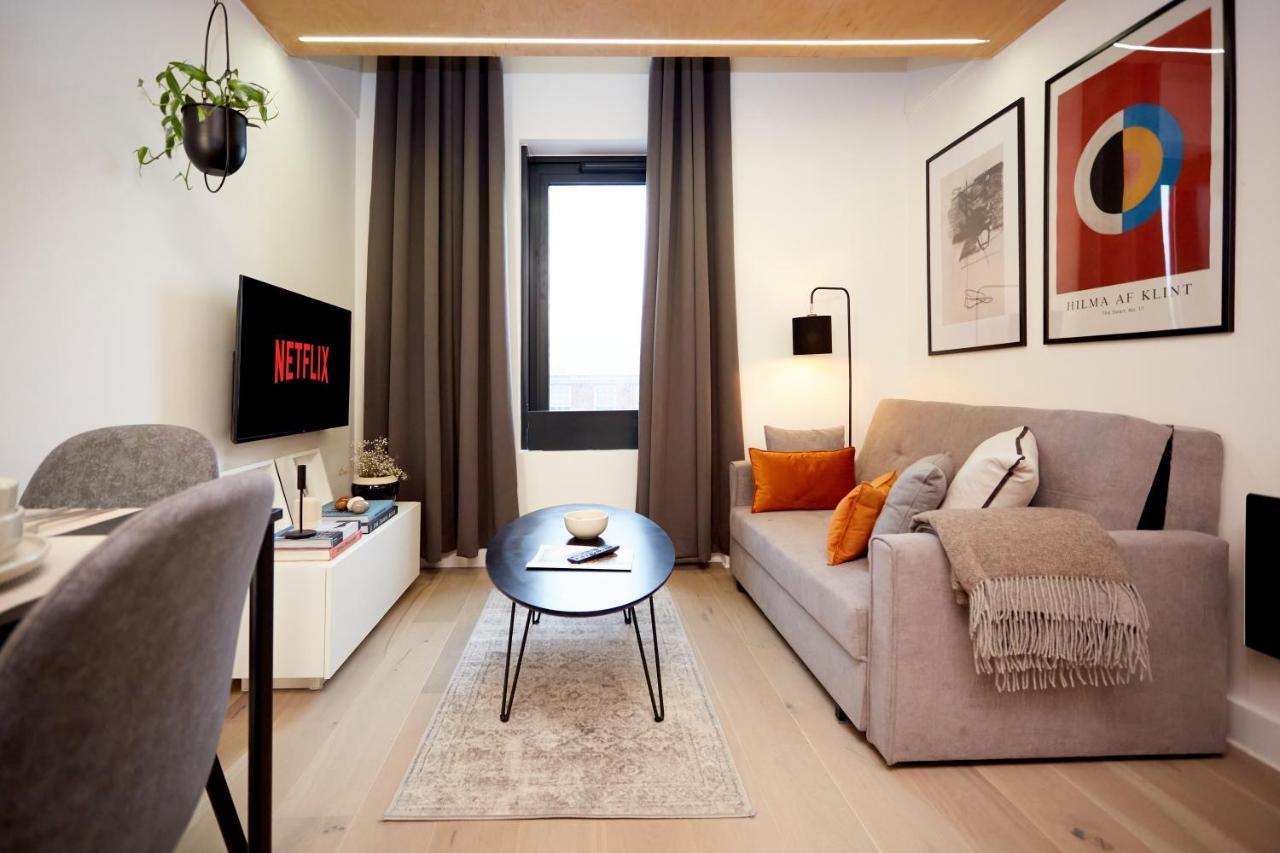 Luxury New Built Split-Level Flat With Rooftop Gardens Access แมนเชสเตอร์ ภายนอก รูปภาพ